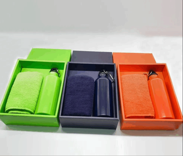 Bottle Gift Set 500ml Aluminum Sport Water Bottle and Towel With Carabiner Gift Set OEM - Image 4