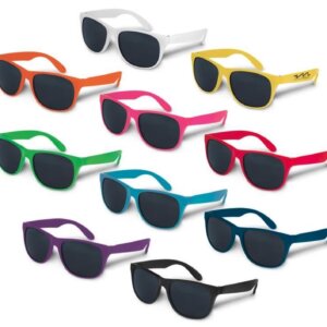 Sunglasses Chic Black Shield: Polarized UV400 for Outdoor Edge